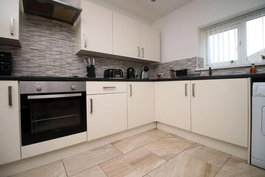 2 Bedroom Entire Near Principality Stadium Apartment Cardiff