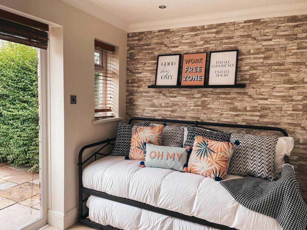 Ty-fry House, By Solace Holiday home *