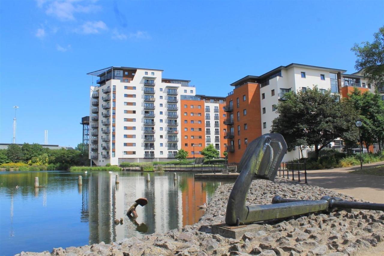 Lush Bay With Secure Parking And Fast Wifi Apartment