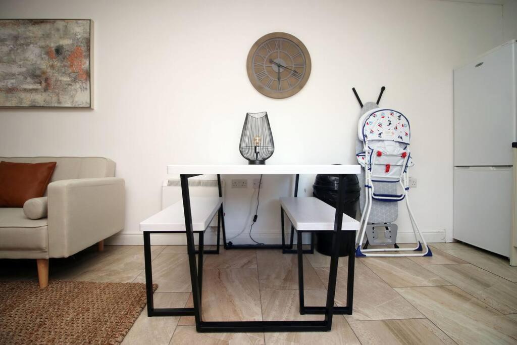 2 Bedroom Entire Near Principality Stadium Apartment