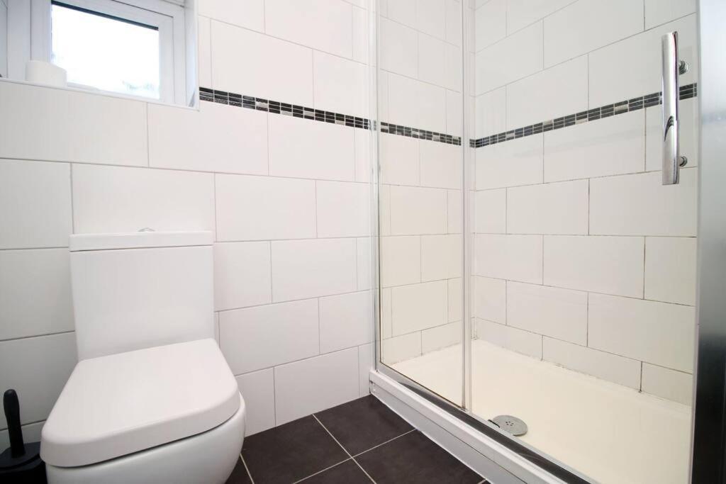 2 Bedroom Entire Near Principality Stadium Apartment