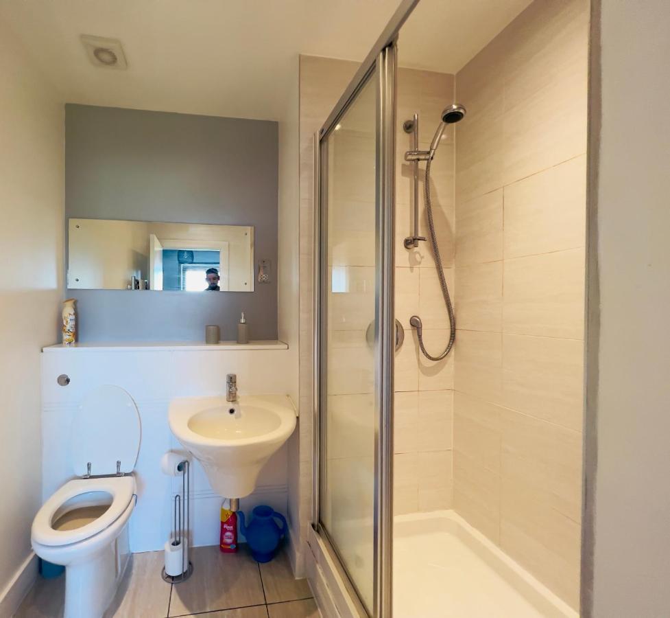 Lush Bay With Secure Parking And Fast Wifi *