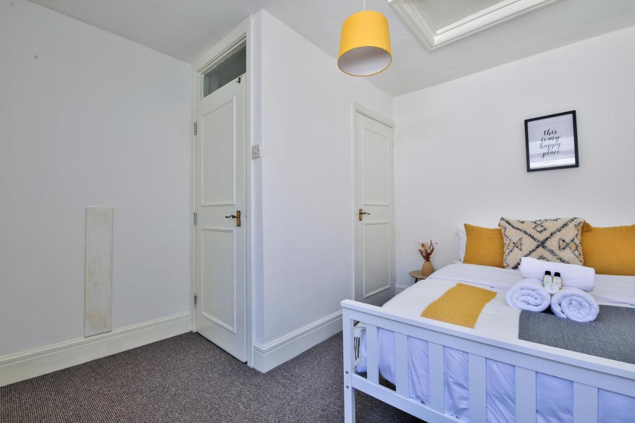 Stayright 2 Bed Flat- 10 Mins Walk To Castle & Centre Apartment