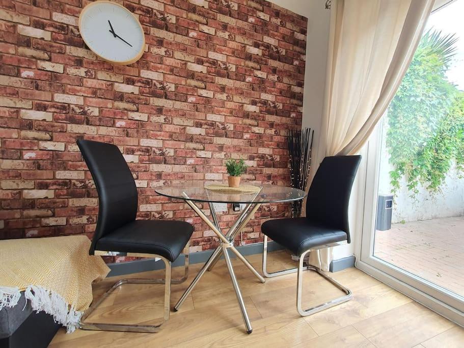 One Bedroom Private Garden By Promise Cardiff
