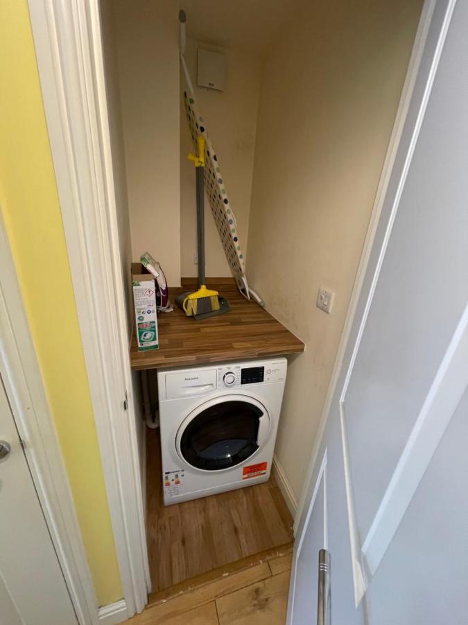 Holiday home In Cardiff, Sleeps 8 *