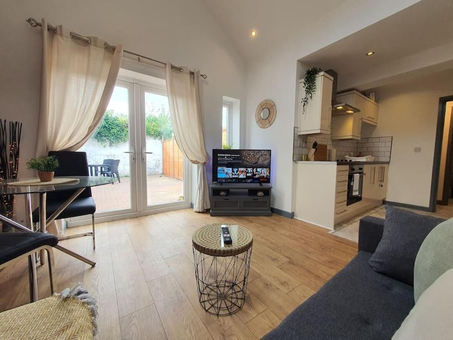 Apartment One Bedroom Private Garden By Promise *
