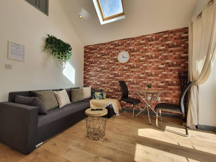 Apartment One Bedroom Private Garden By Promise Cardiff