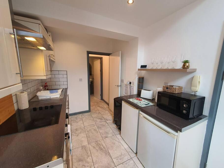 One Bedroom Private Garden By Promise Apartment