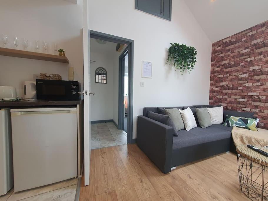 Apartment One Bedroom Private Garden By Promise *