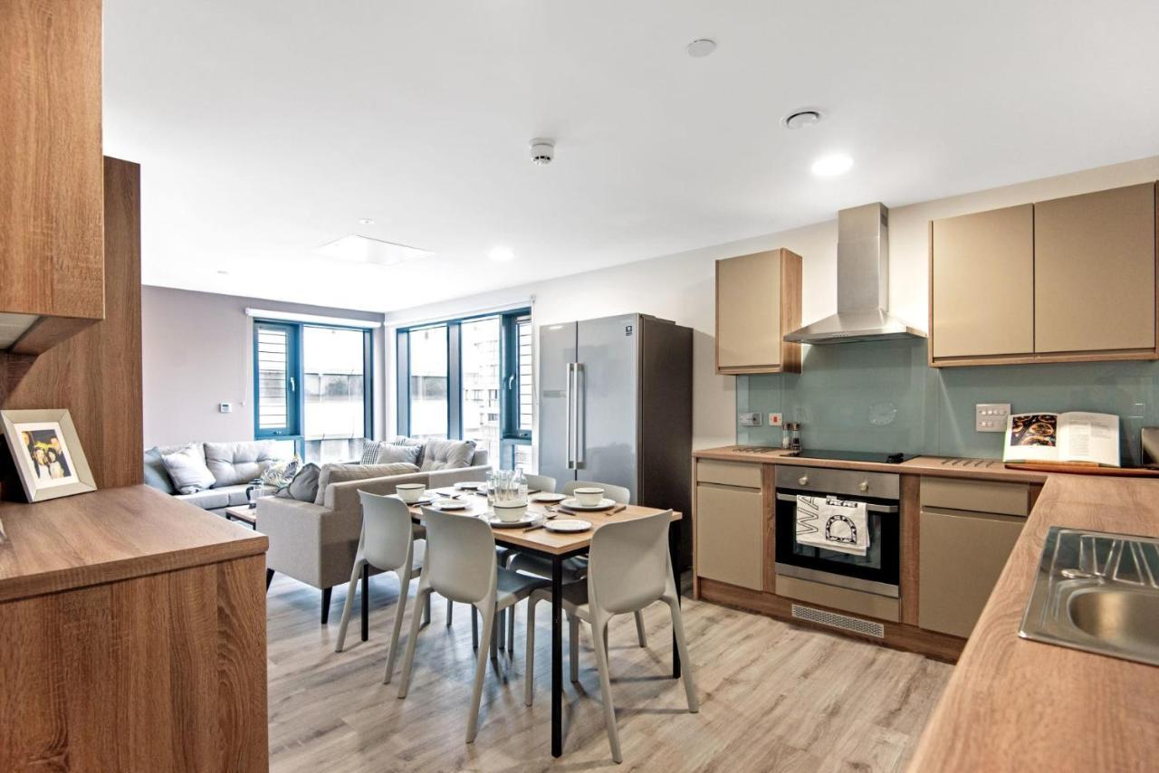 Modern Ensuites With Shared Kitchen At Howard Gardens In Apartment Cardiff