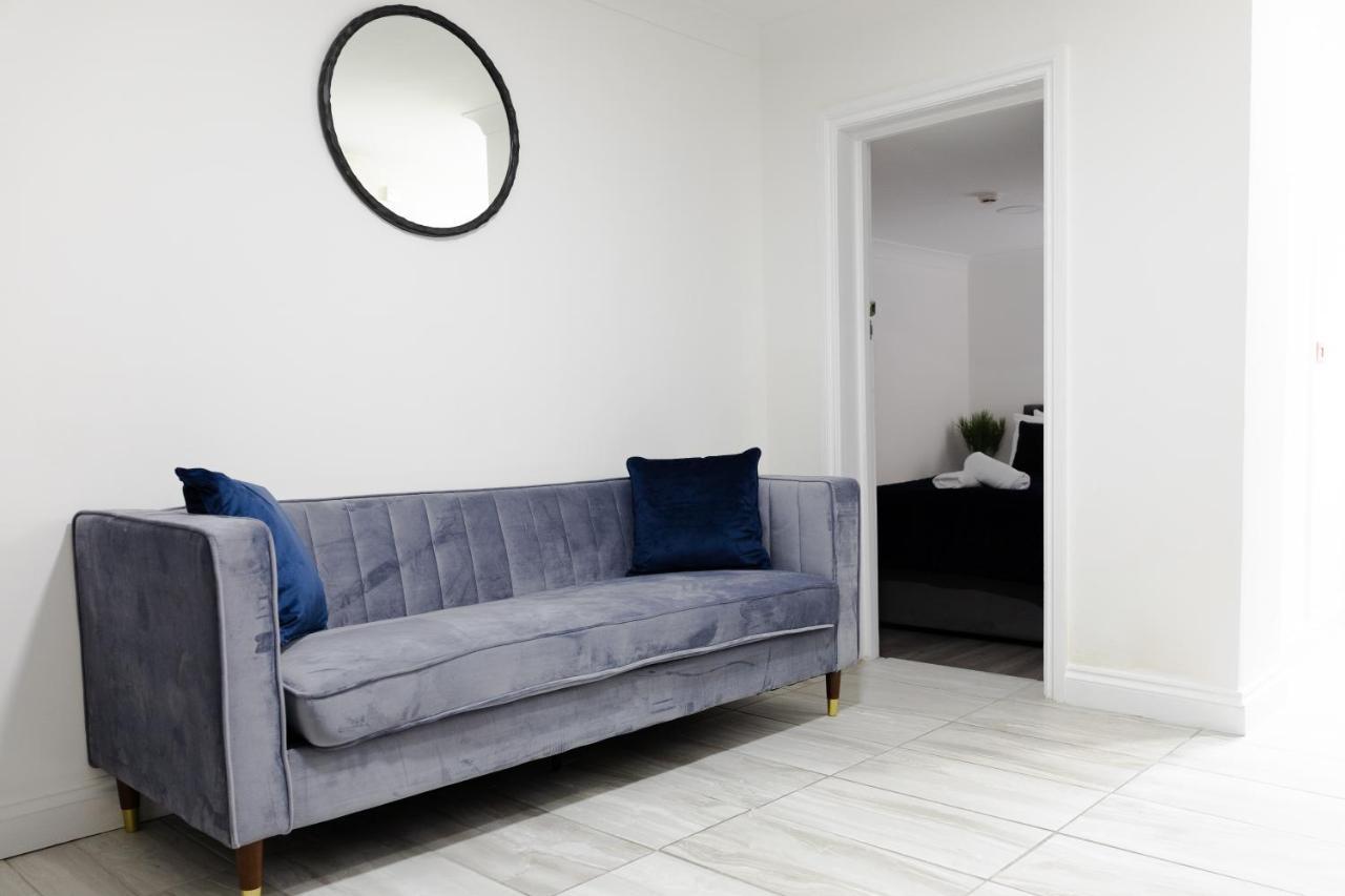 Chic Urban 2 Bedroom Apartment Cardiff
