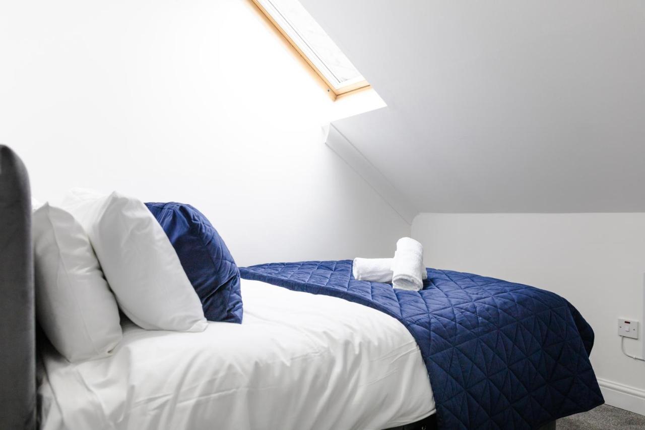 Chic Urban 2 Bedroom Apartment Cardiff