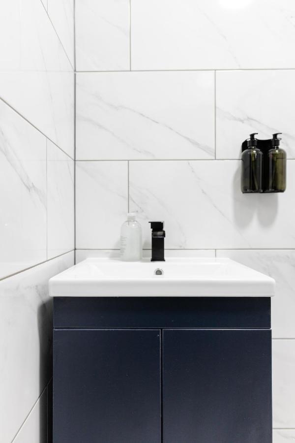 Chic Urban 2 Bedroom Apartment