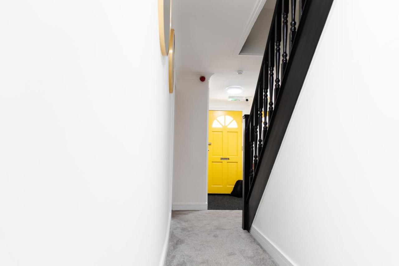 Chic Urban 2 Bedroom *