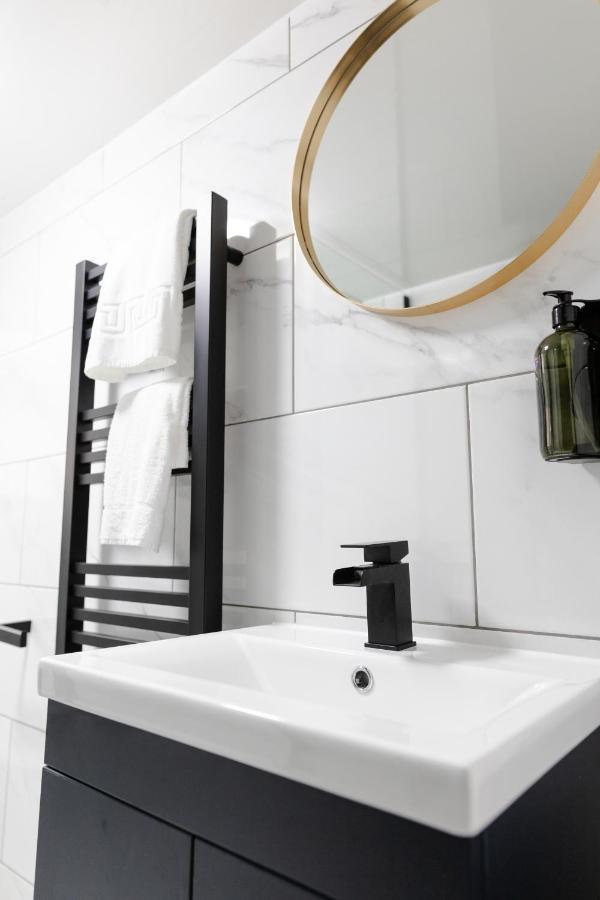 Apartment Chic Urban 2 Bedroom Cardiff