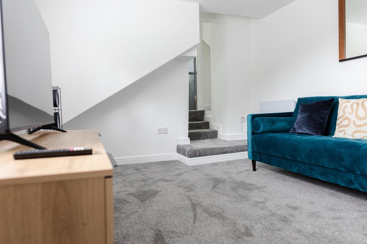 Chic Urban 2 Bedroom * Cardiff