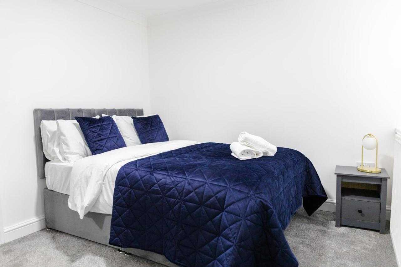 Chic Urban 2 Bedroom Apartment