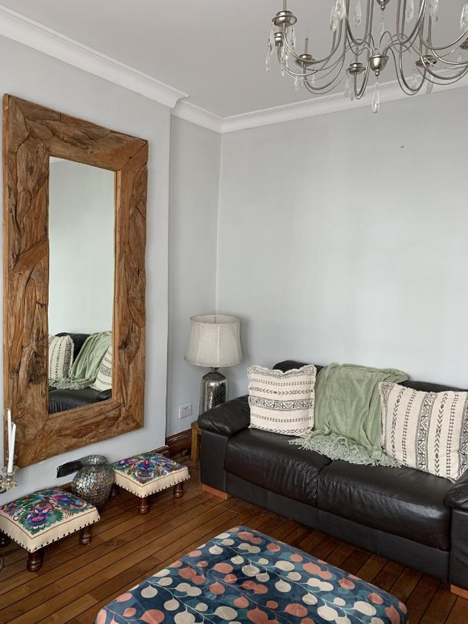 Holiday home Adanhouse-stockland Spacious 5 Bedroom House Sleeps 12 Private Garden *
