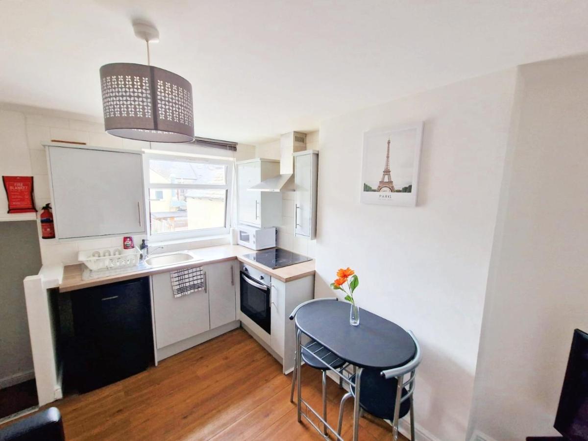 Jpl Apartment
