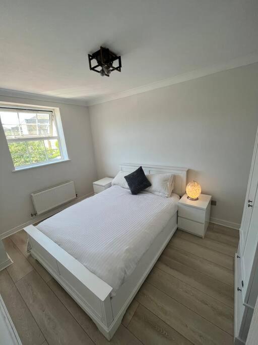 Stylish Penarth Marina Apartment *