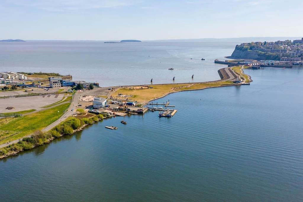 Stylish Penarth Marina Apartment