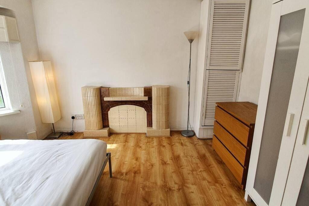 Free Parking-central Location Apartment Cardiff