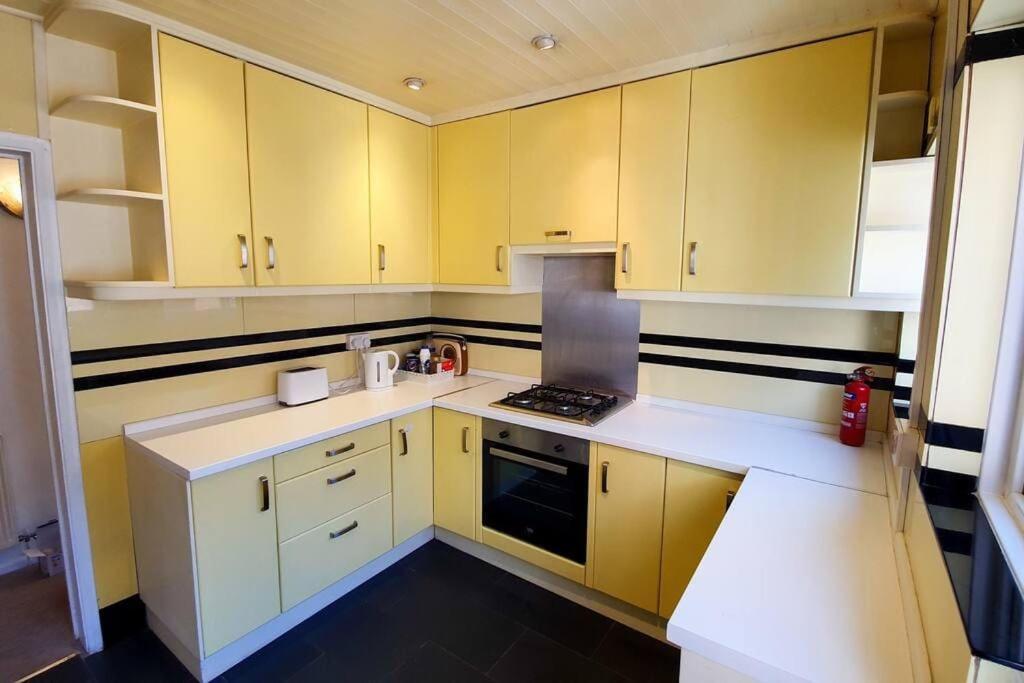 Apartment Free Parking-central Location
