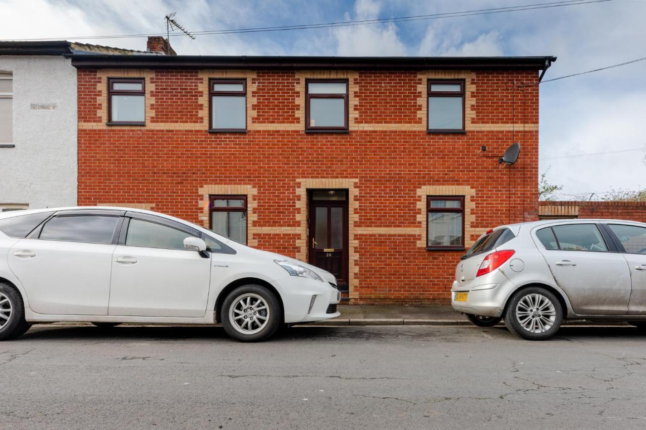 Apartment Stayright- 2 Bedroom House, Centrally Located & Close Walk To Centre *