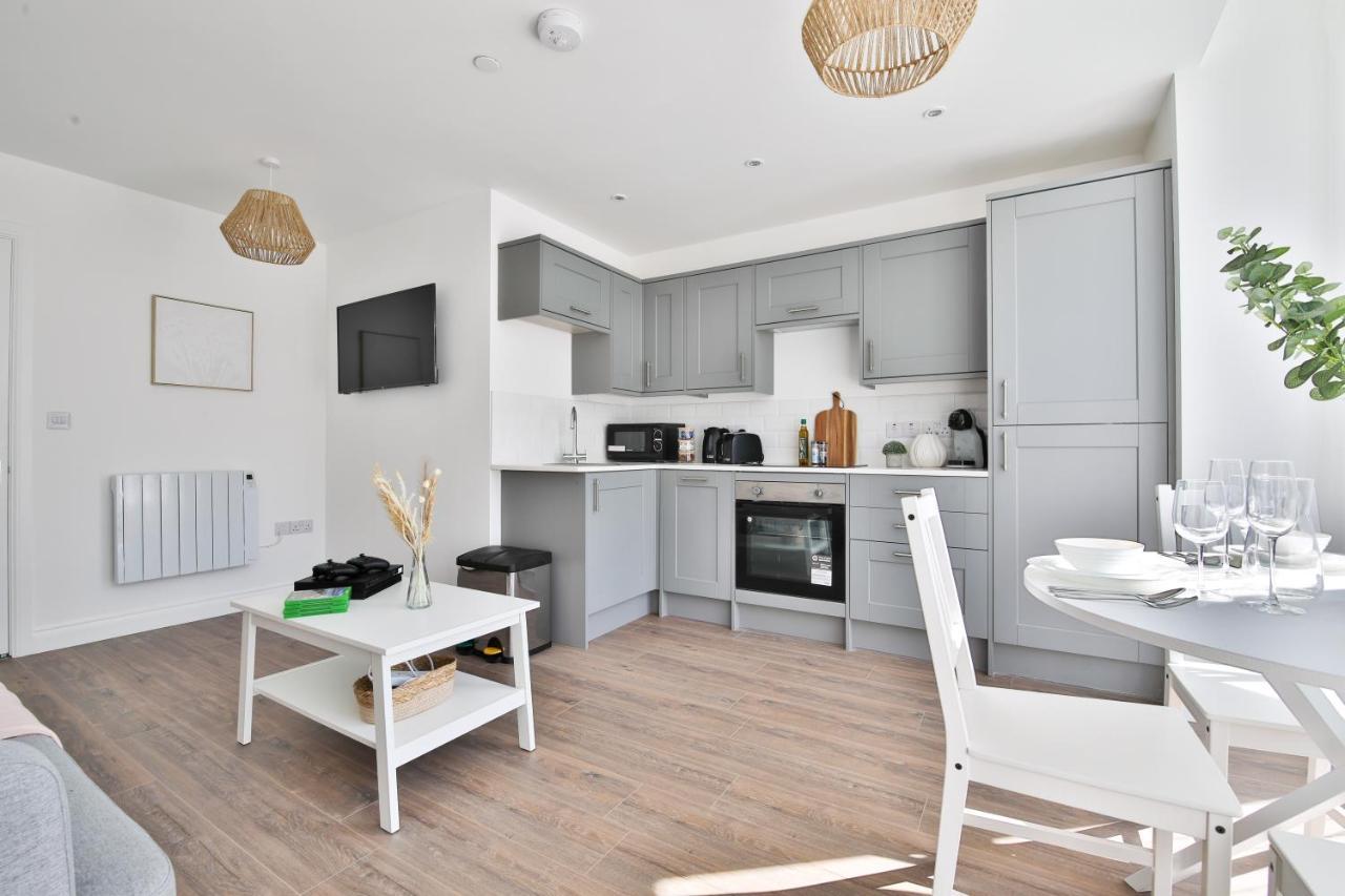 Stayright Spacious With Private Parking- 15-minute Stroll To Town Centre Apartment Cardiff