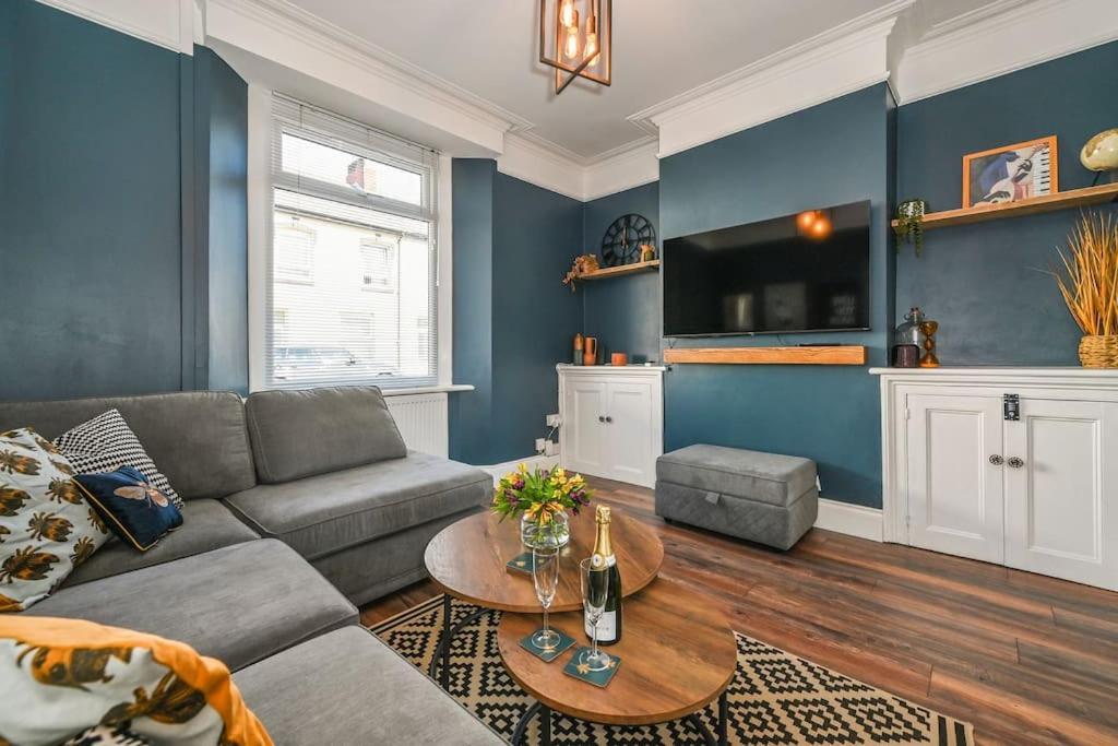 Luxury Centre Townhouse With Garden Holiday home *