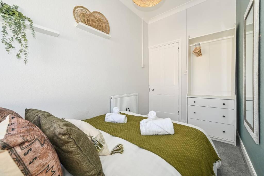 Luxury Centre Townhouse With Garden * Cardiff