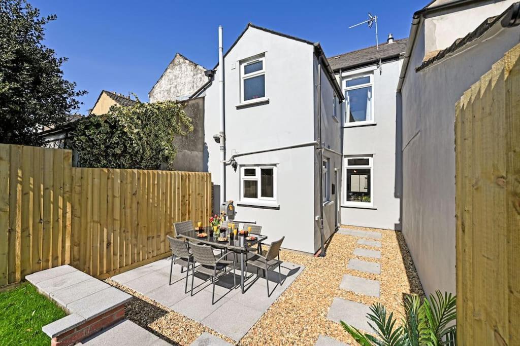 Luxury Centre Townhouse With Garden Cardiff