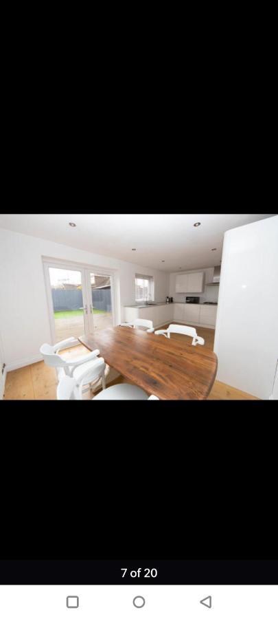 Sunny In Modern House Homestay