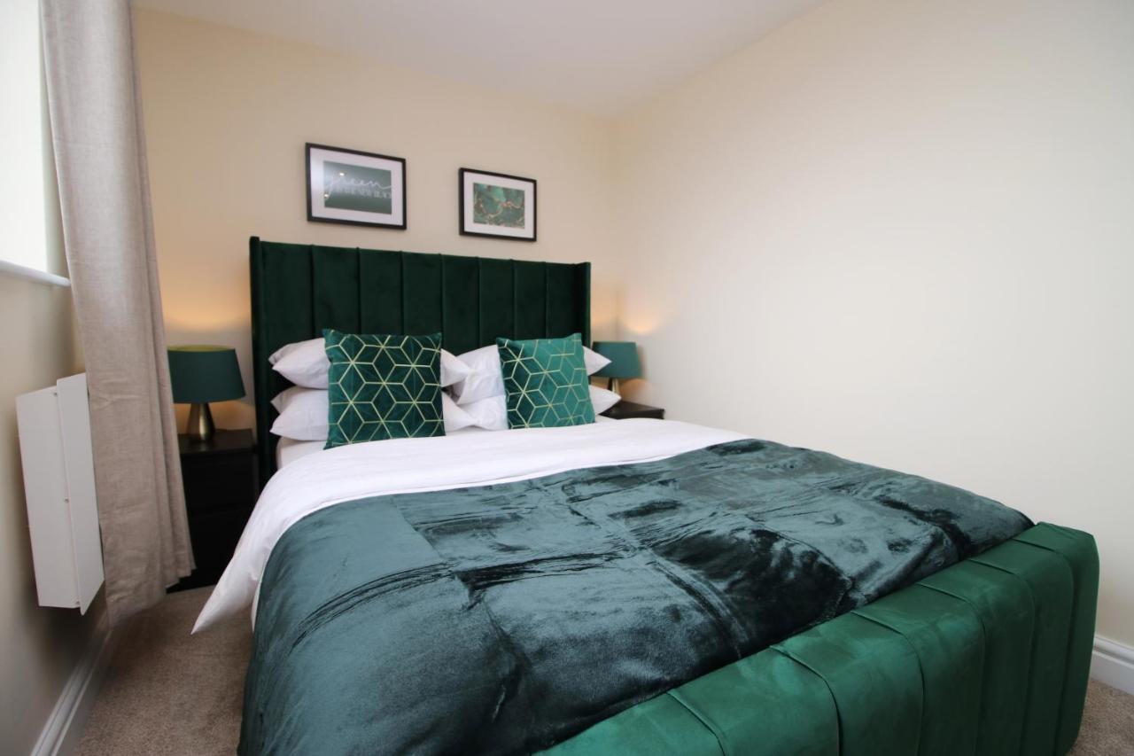 Luxury 4 Bedroom 4 Ensuite In Penarth Holiday home *