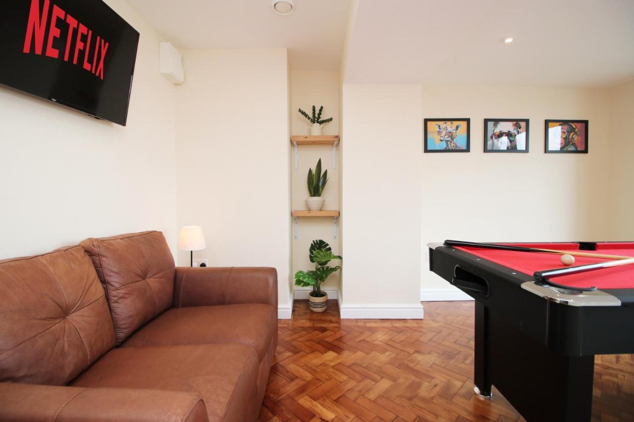 Holiday home Luxury 4 Bedroom 4 Ensuite In Penarth *