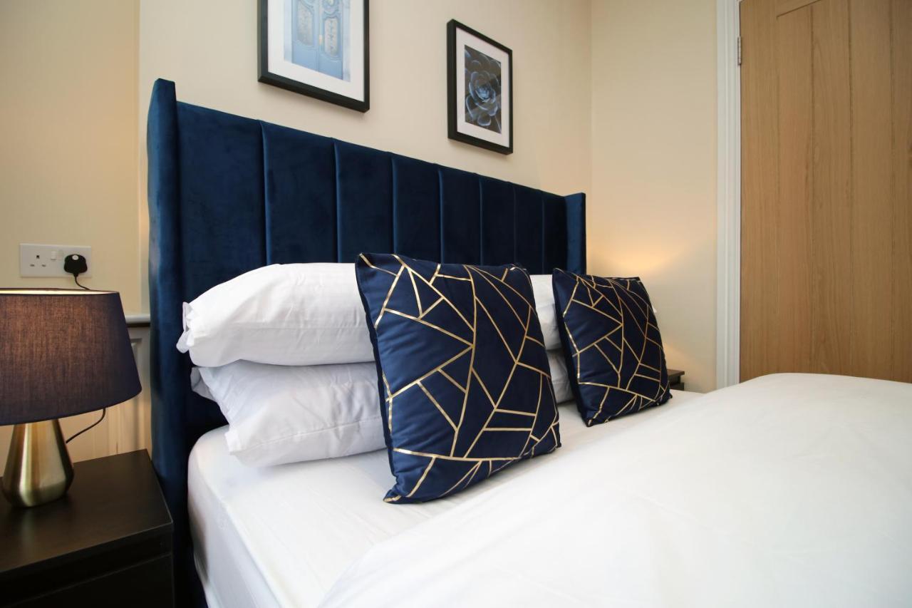 Luxury 4 Bedroom 4 Ensuite In Penarth Holiday home *