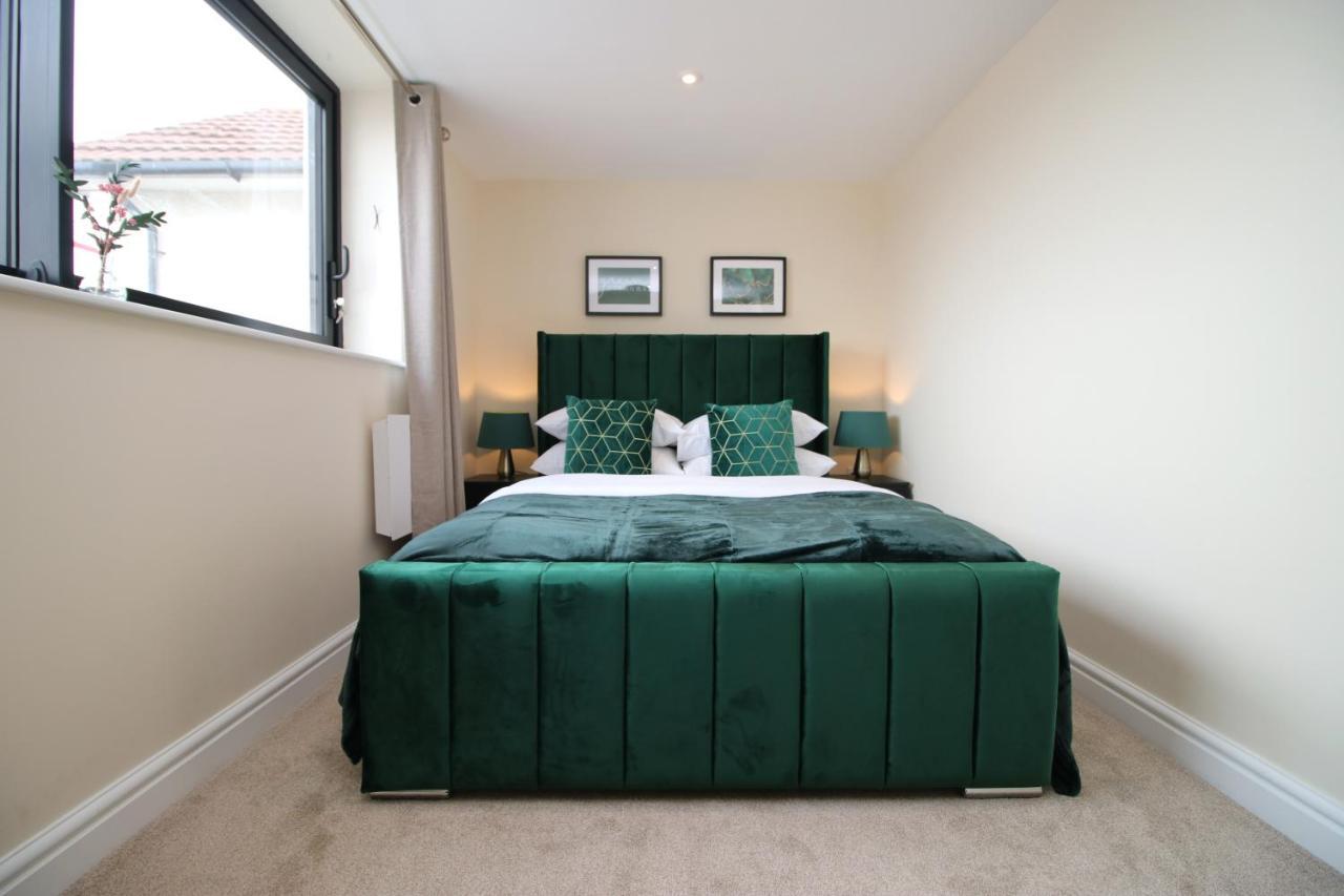 Luxury 4 Bedroom 4 Ensuite In Penarth Holiday home