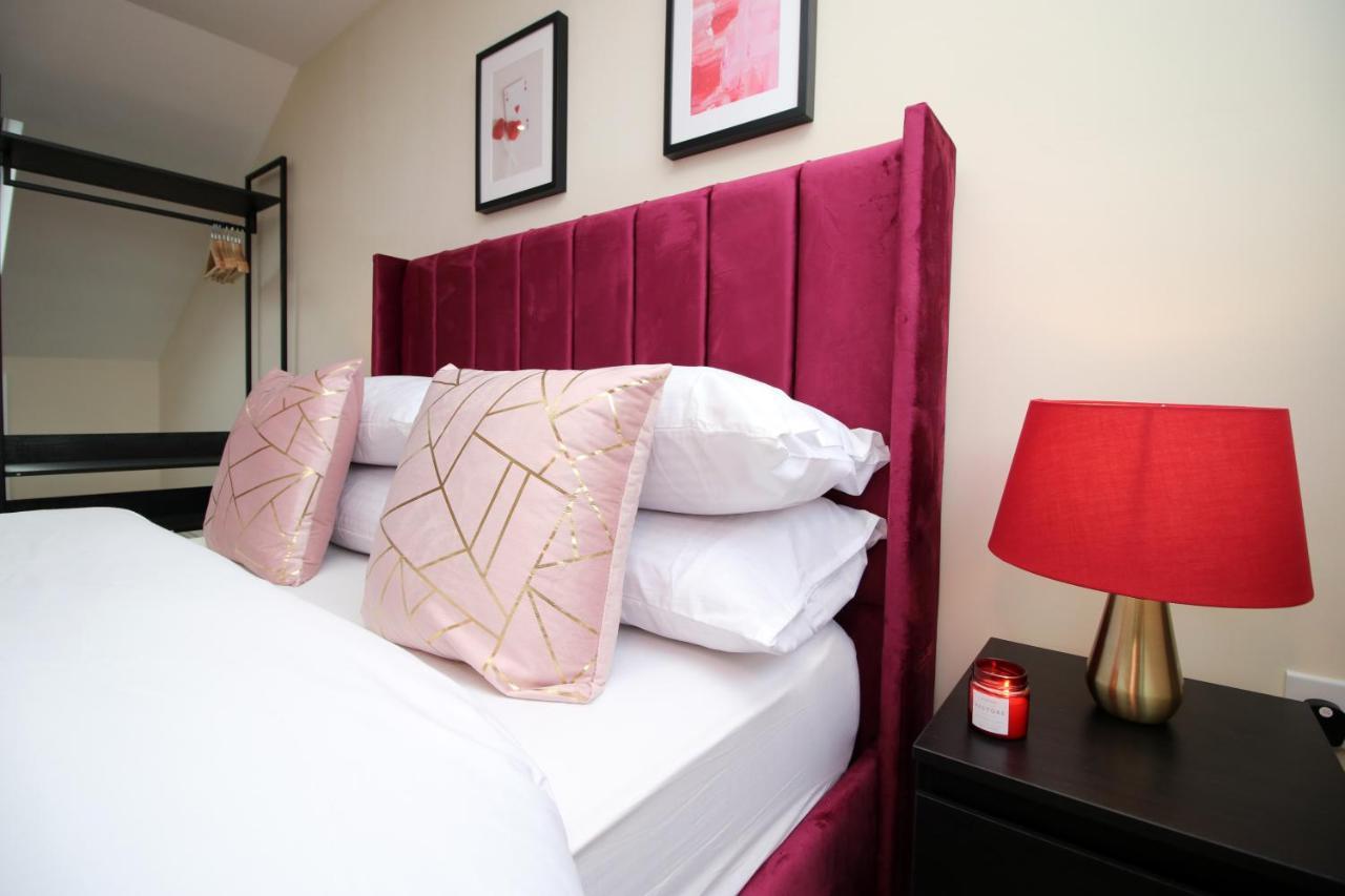 Luxury 4 Bedroom 4 Ensuite In Penarth Holiday home