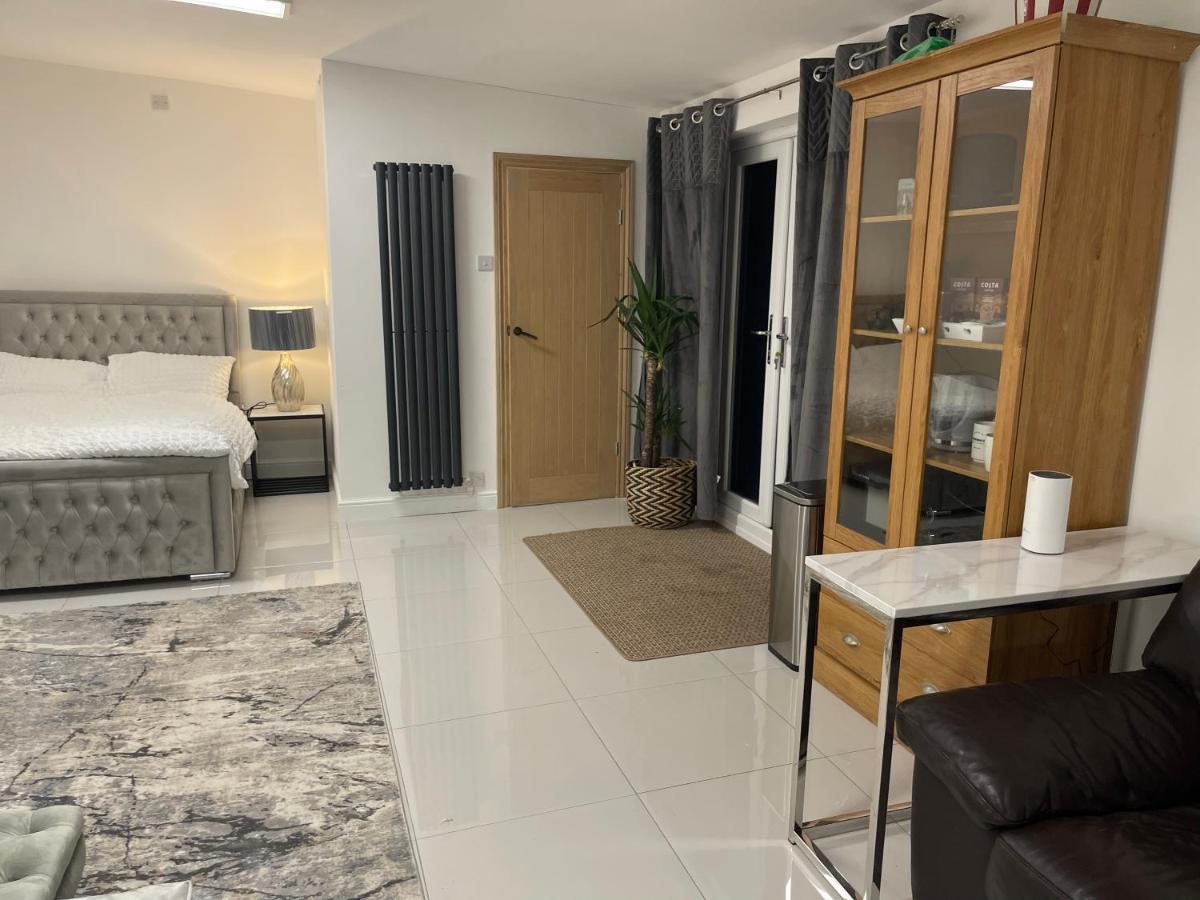 Chalet Cf14 Cardiff