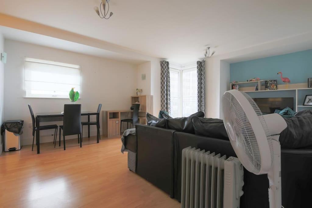 2 Bed Spacious In Cc * Cardiff