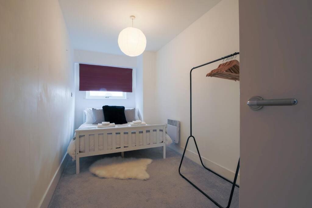 2 Bed Spacious In Cc Apartment