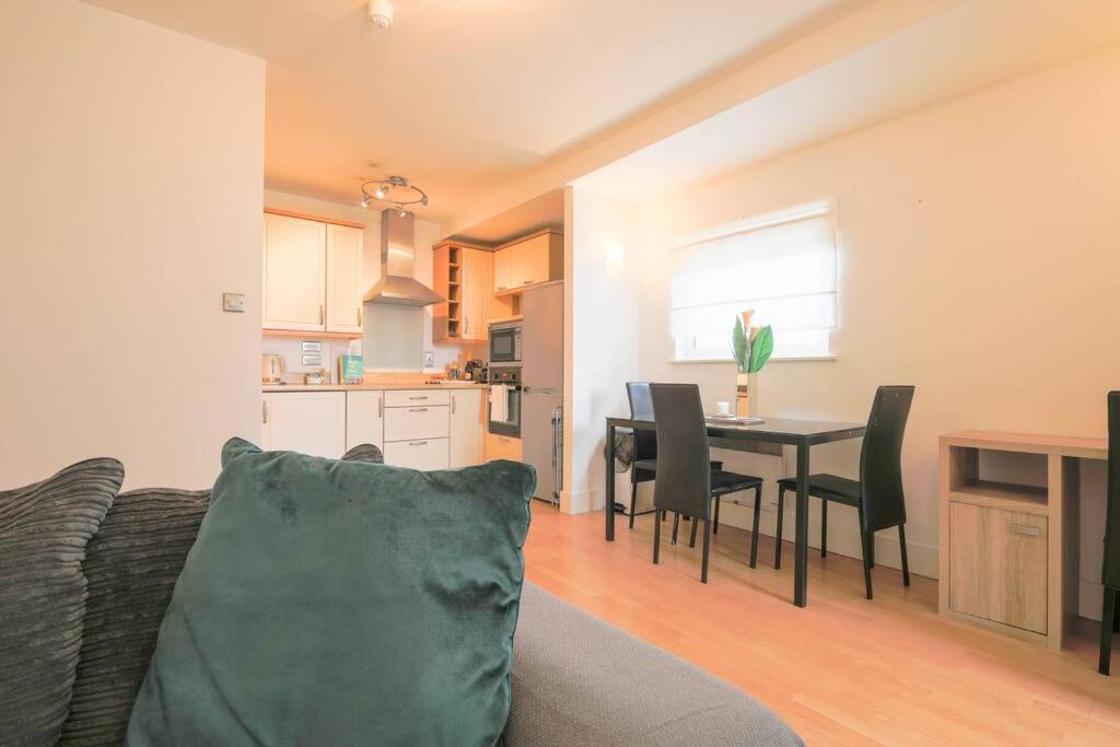 Apartment 2 Bed Spacious In Cc