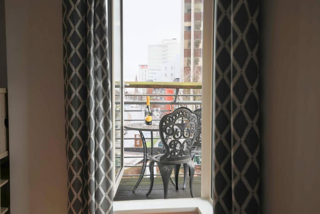 2 Bed Spacious In Cc *