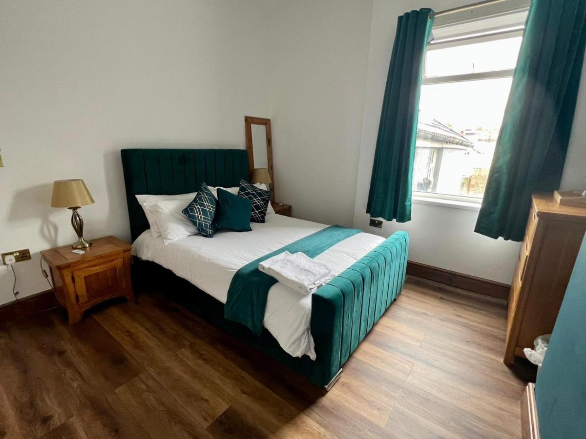 Apartment Escape , 10 Mins Walk To The Centre And Principality Stadium Sleeps 5