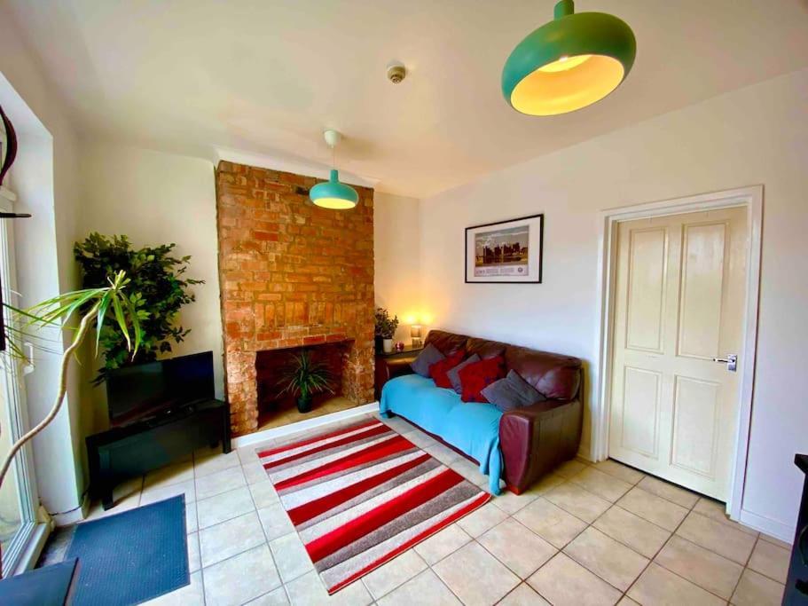 Brickworks - 2 Bedrooms, 15 Mins Walk To The Centre, With Garden Apartment