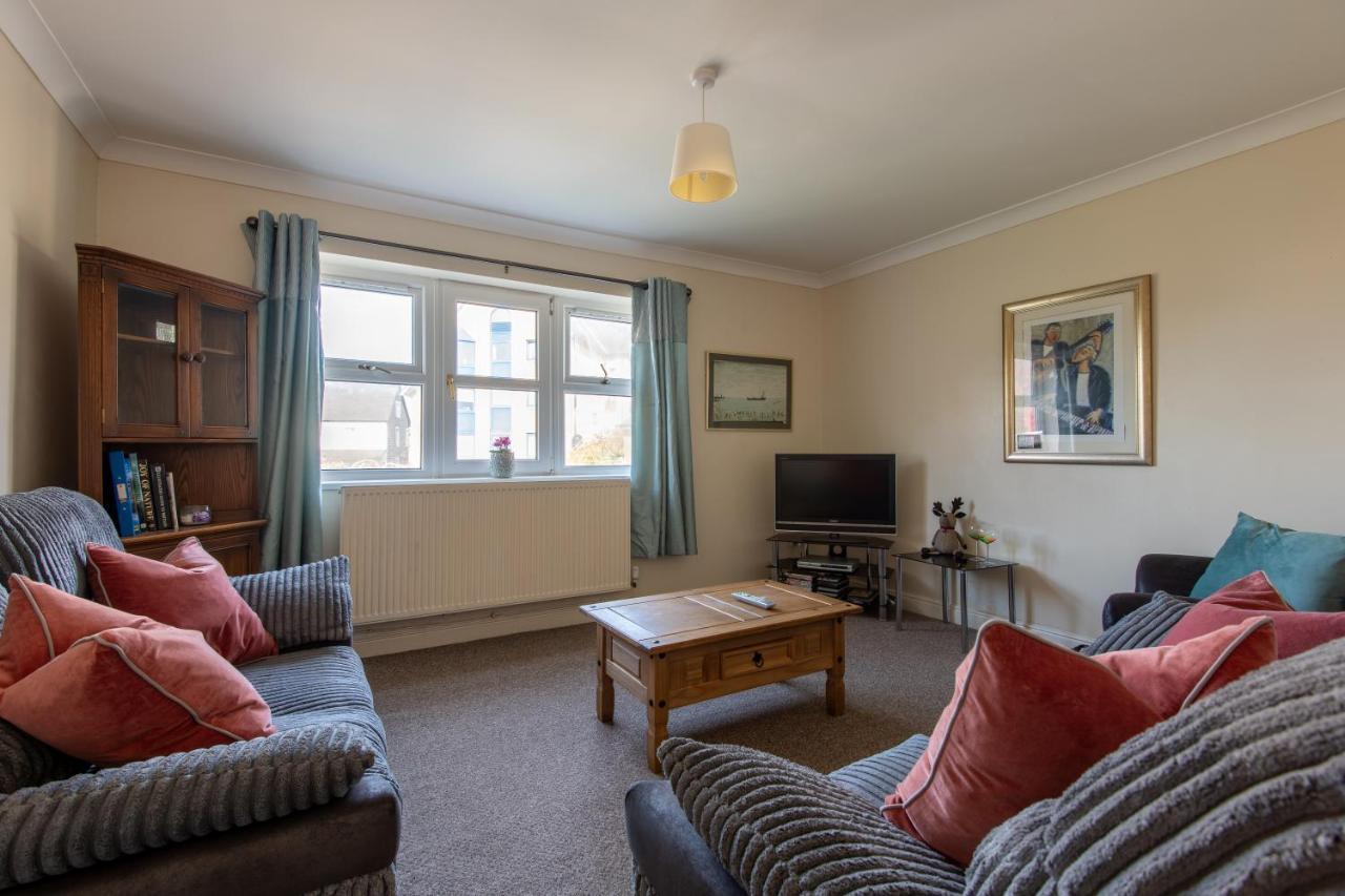 13 Victoria Road * Cardiff