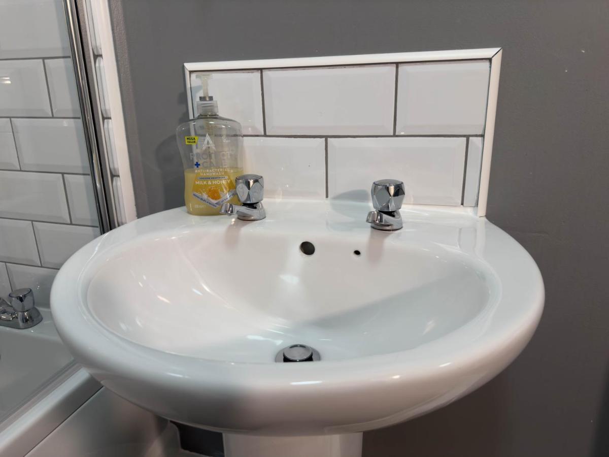 Apartment Thesiger Court - Free Private Parking - By Promise *