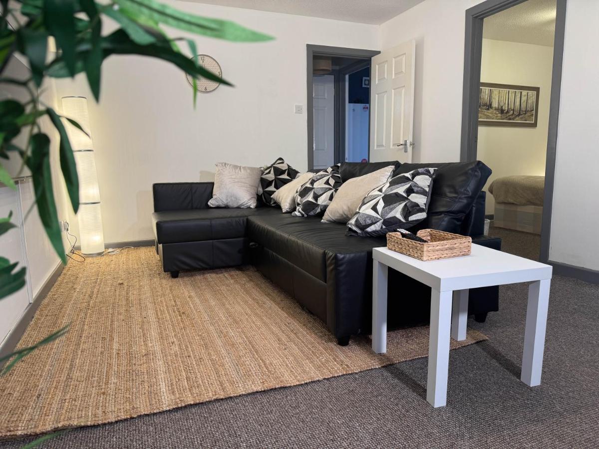 Apartment Thesiger Court - Free Private Parking - By Promise Cardiff