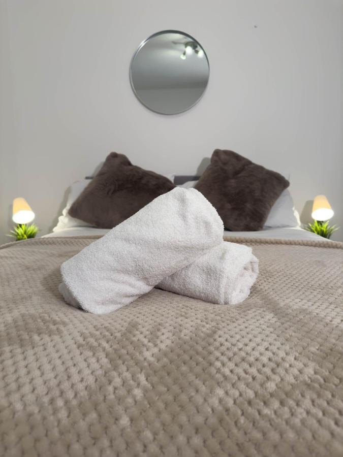Thesiger Court - Free Private Parking - By Promise Apartment