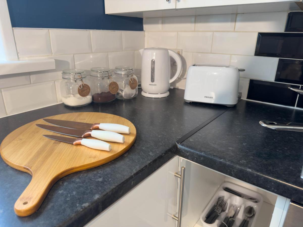 Thesiger Court - Free Private Parking - By Promise * Cardiff